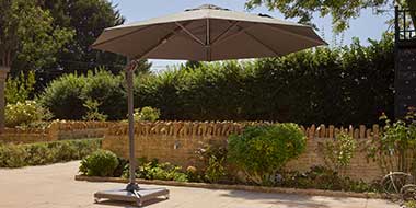 Round Cantilever Parasols