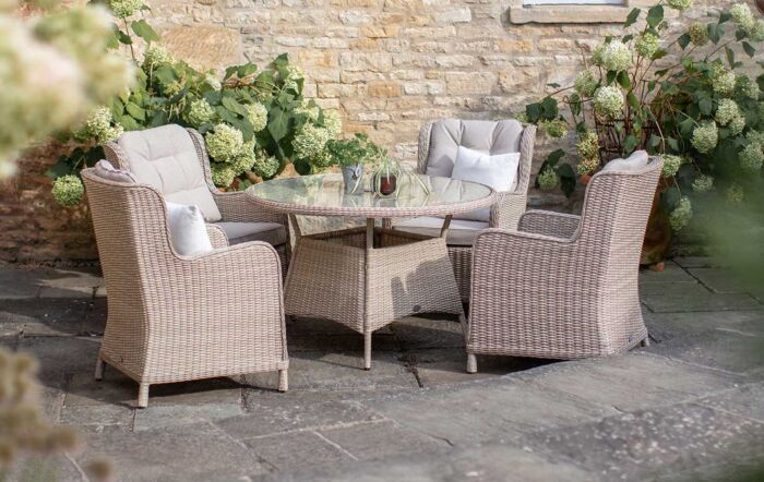 Bramblecrest Chedworth 4 Seat Round Rattan Garden Dining Set with Parasol & Base - Sandstone