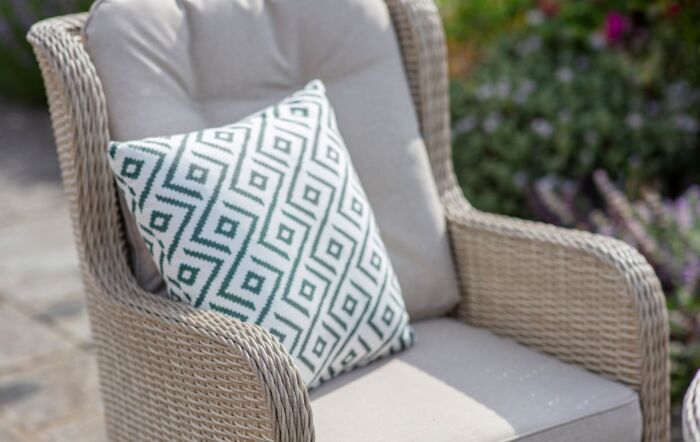 Bramblecrest Chedworth Rattan Bistro Set - Sandstone