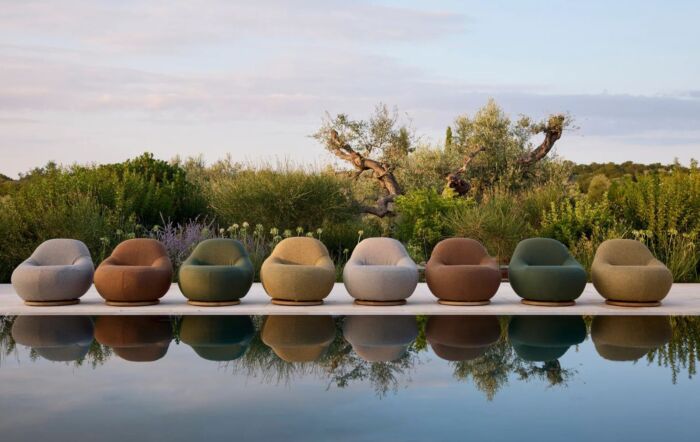 Cane-Line Gem Outdoor Lounge Chair with Teak Swivel - Dark Green