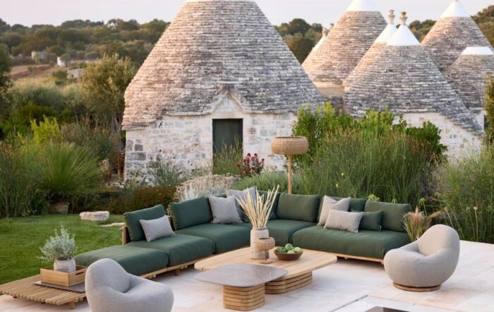 Cane-Line Gem Outdoor Lounge Chair with Teak Swivel - Dark Green