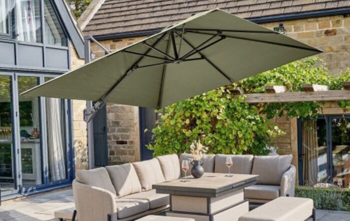 Platinum Challenger T2 3m Premium Lush Green Free Arm Parasol & 90kg Wheeled Base