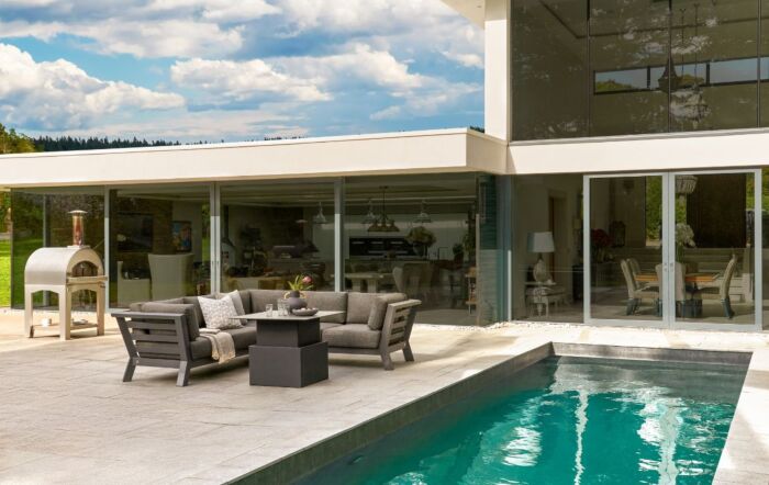 4 Seasons Outdoor Meteoro Lounge Set With Adjustable Table