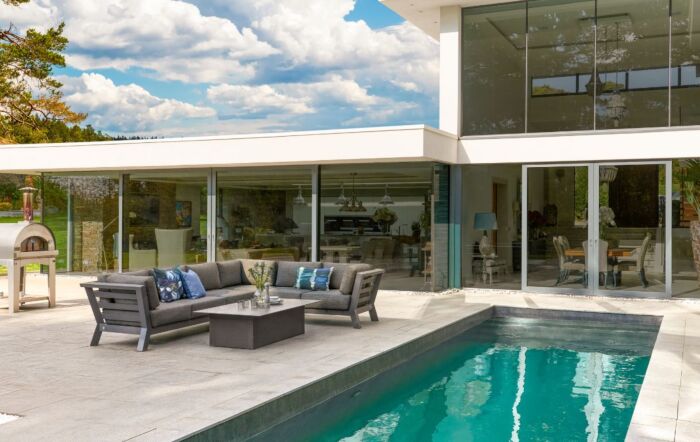 4 Seasons Outdoor Meteoro Lounge Set With Adjustable Table