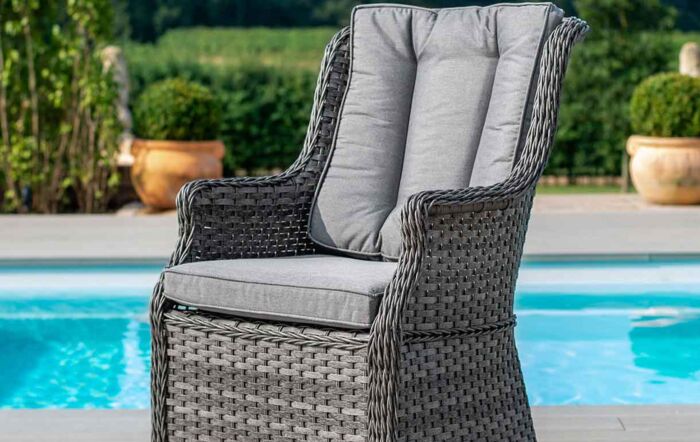 Maze Victoria 8 Seat Rectangle Dining Set with Square Chairs