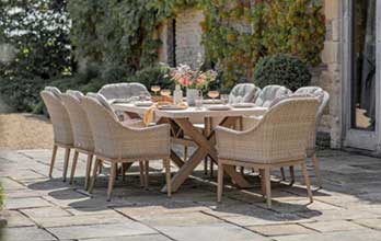 Bramblecrest Monterey Vogue Rattan 8 Seat Rectangle Dining Set