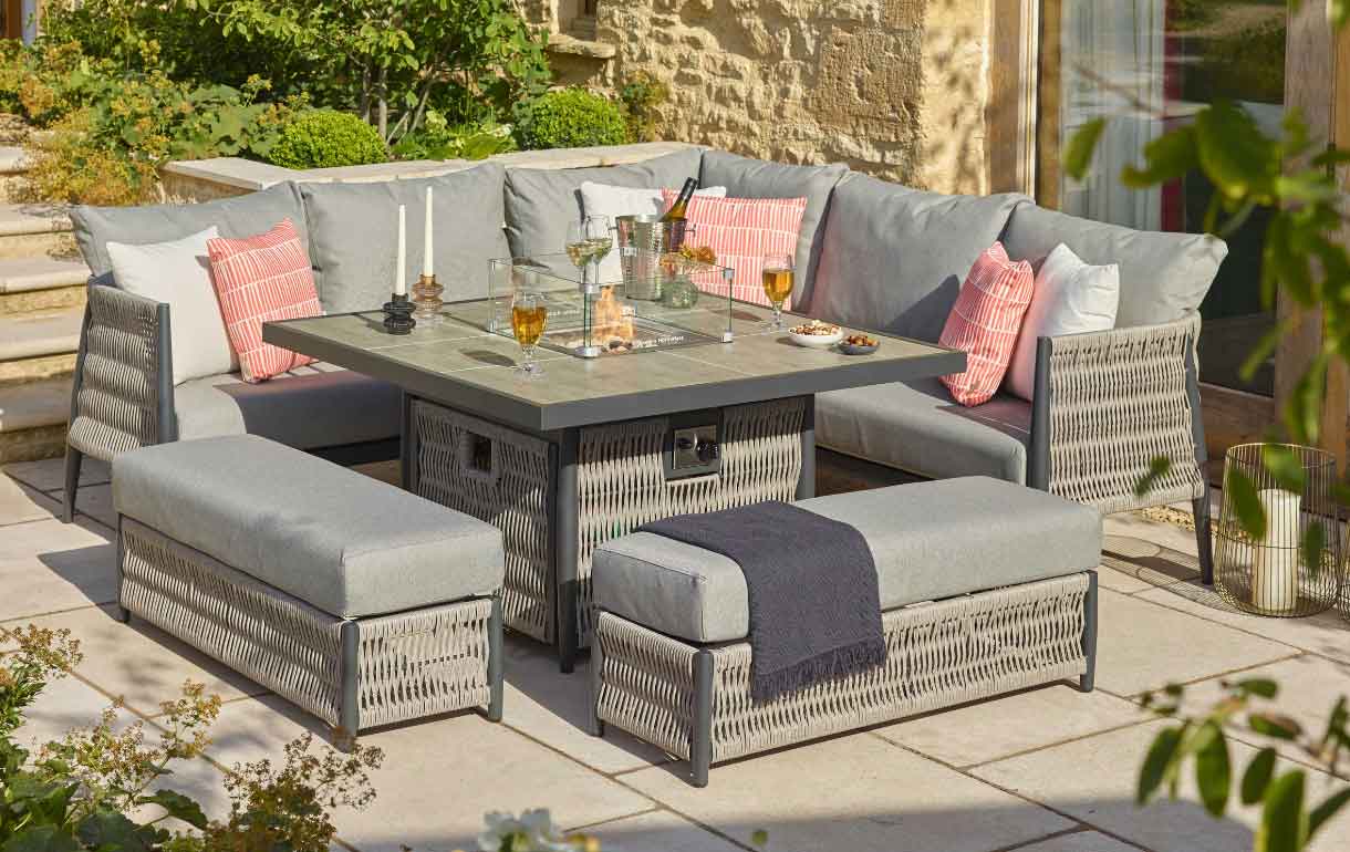 Mauritius firepit corner dining set