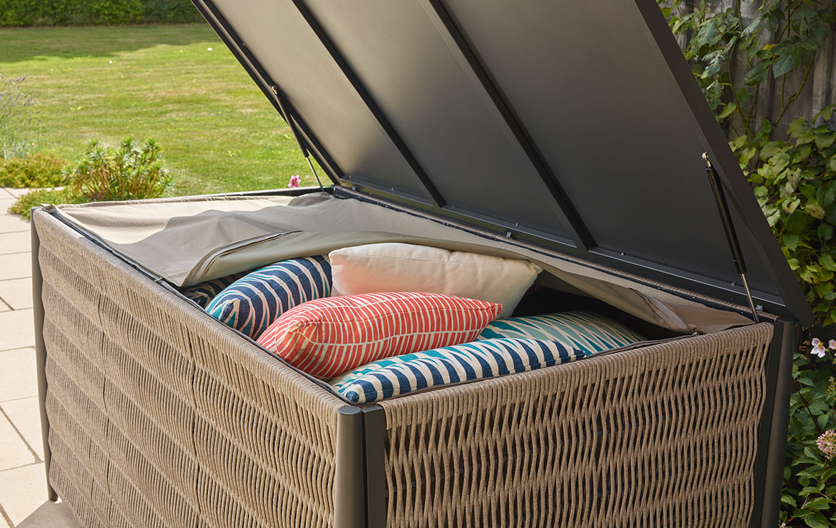 Bramblecrest Mauritius Large Cushion Box with Liner