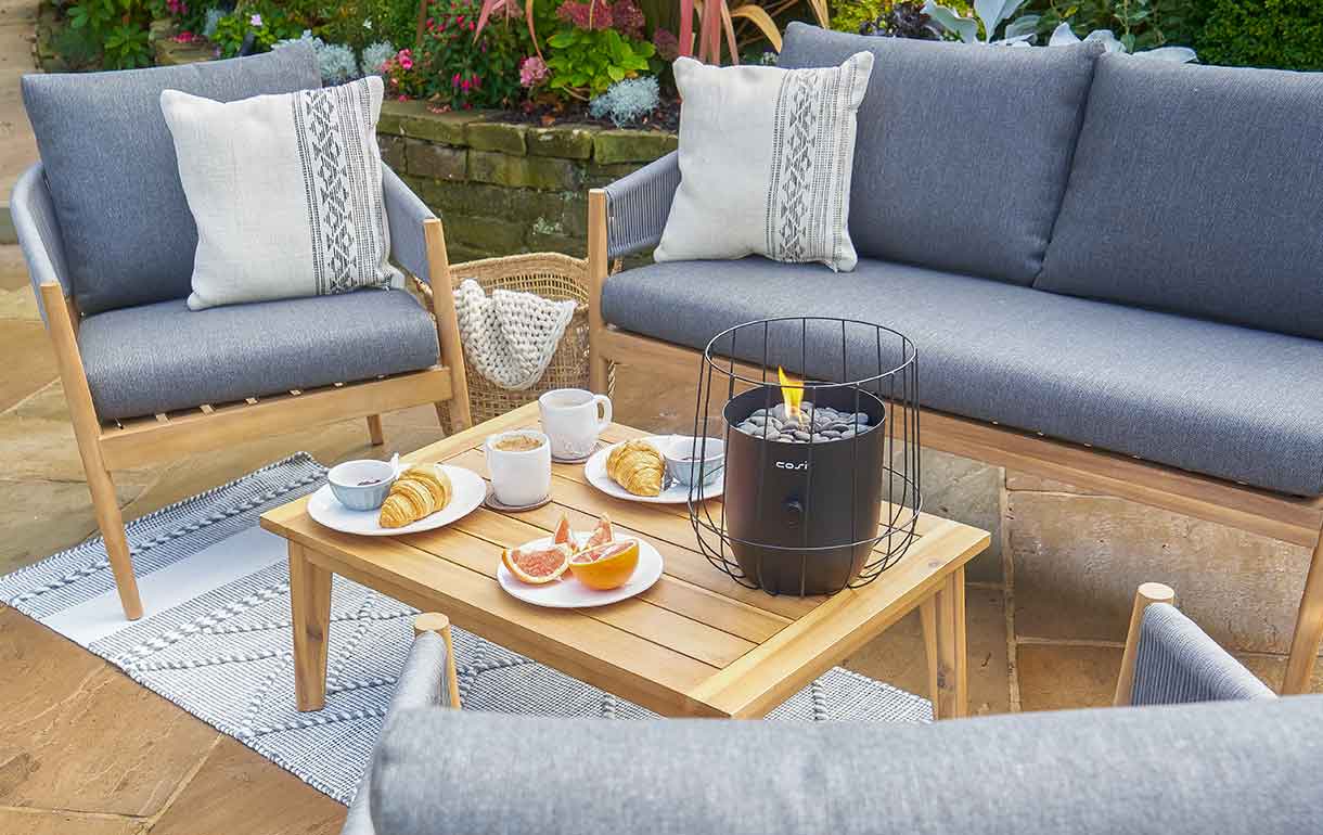 Outdoor Sofa Coffee Table and Chairs